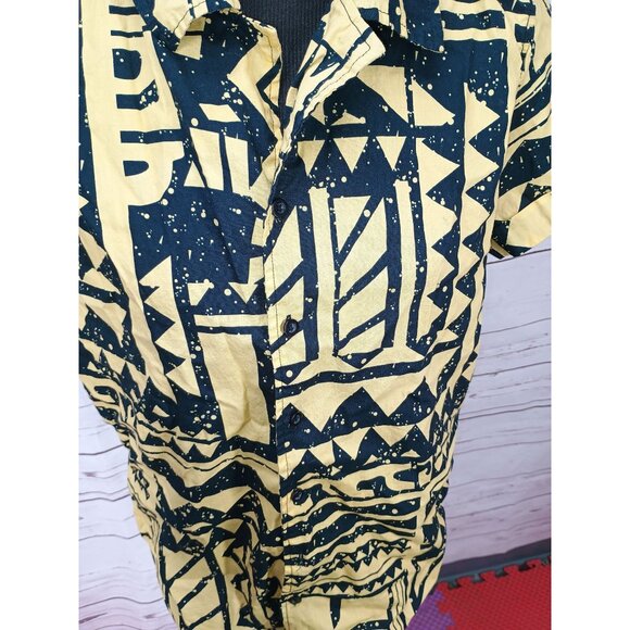 Netflix Stranger Things Men's Large Yellow Black Geometric‎ Aztec Button Shirt - Picture 3 of 11